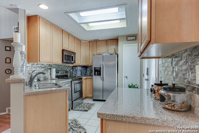 6250 Candleview Ct, San Antonio, TX 78244