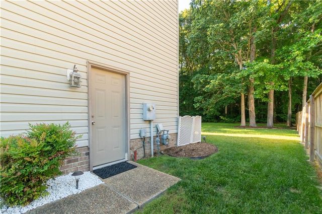 217 Pasture LN, Yorktown, VA 23693