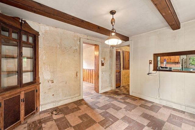 571 State St, Hanson, MA 02341