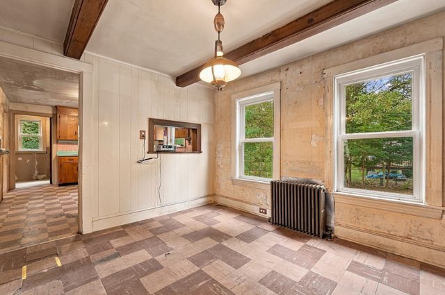 571 State St, Hanson, MA 02341