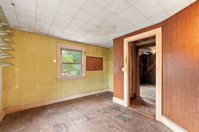 571 State St, Hanson, MA 02341