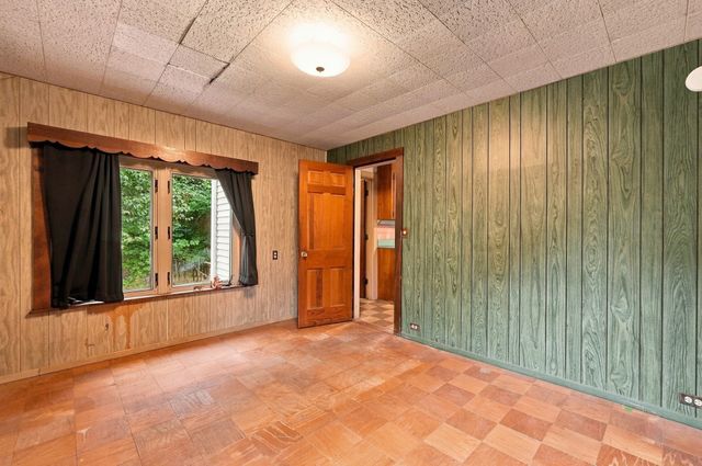 571 State St, Hanson, MA 02341