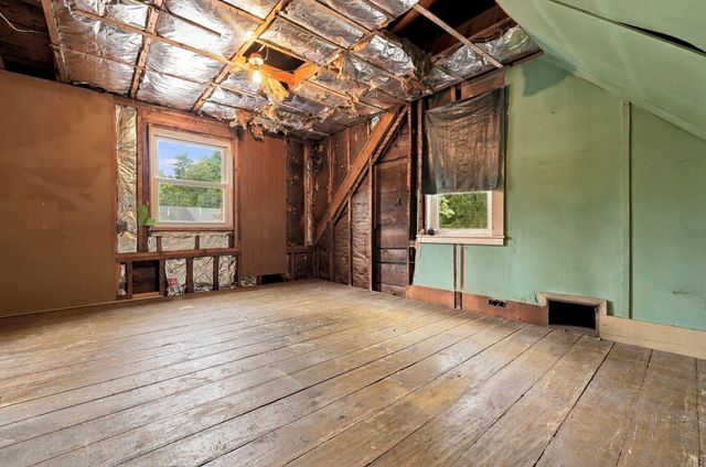 571 State St, Hanson, MA 02341