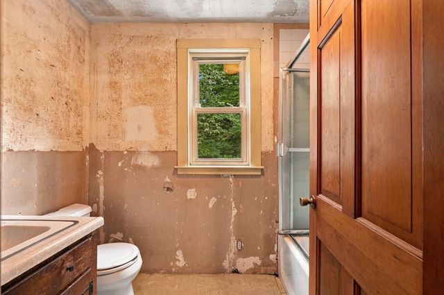 571 State St, Hanson, MA 02341