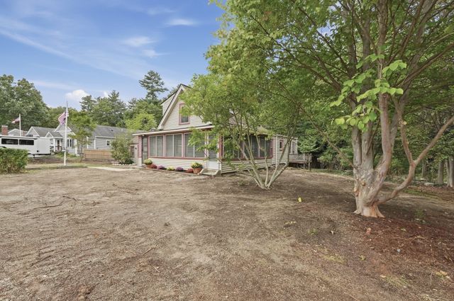 571 State St, Hanson, MA 02341