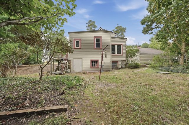 571 State St, Hanson, MA 02341