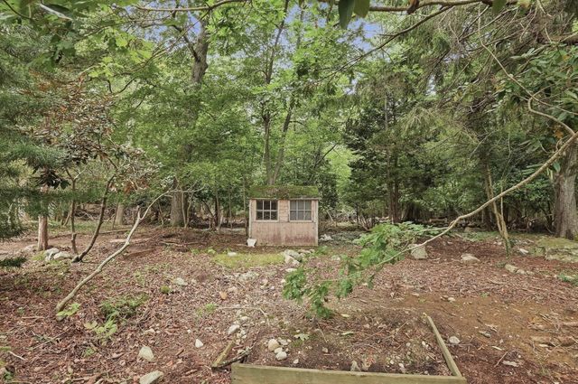 571 State St, Hanson, MA 02341