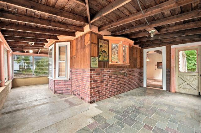 571 State St, Hanson, MA 02341