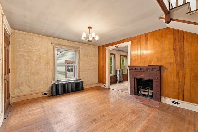 571 State St, Hanson, MA 02341