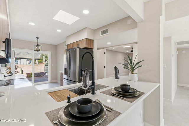 5412 N Arroyo Grande Circle, Tucson, AZ 85718