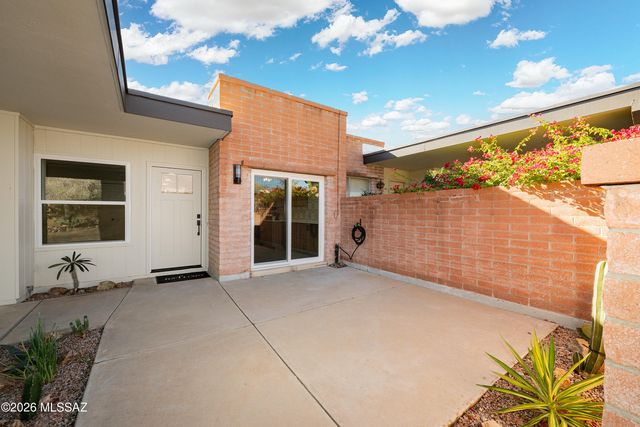 5412 N Arroyo Grande Circle, Tucson, AZ 85718