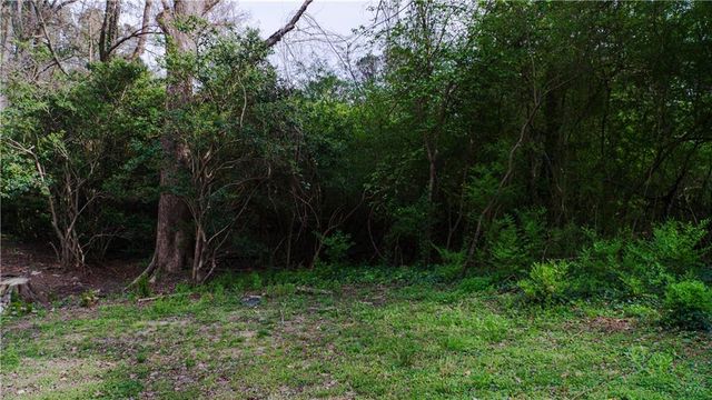 2020 S Hidden Hills Parkway, Stone Mountain, GA 30088