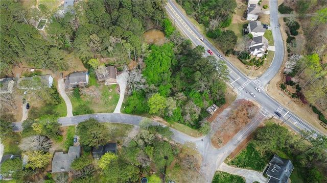2020 S Hidden Hills Parkway, Stone Mountain, GA 30088