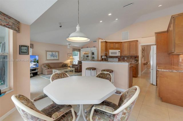4927 NW 67th Avenue, Lauderhill, FL 33319