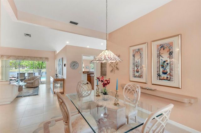 4927 NW 67th Avenue, Lauderhill, FL 33319