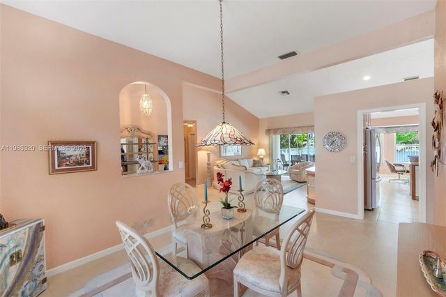 4927 NW 67th Avenue, Lauderhill, FL 33319