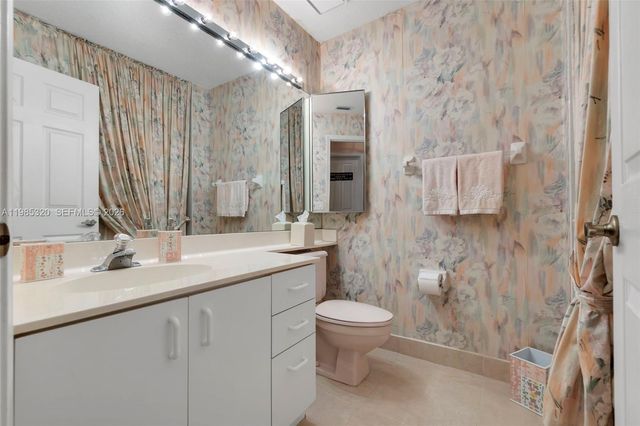 4927 NW 67th Avenue, Lauderhill, FL 33319