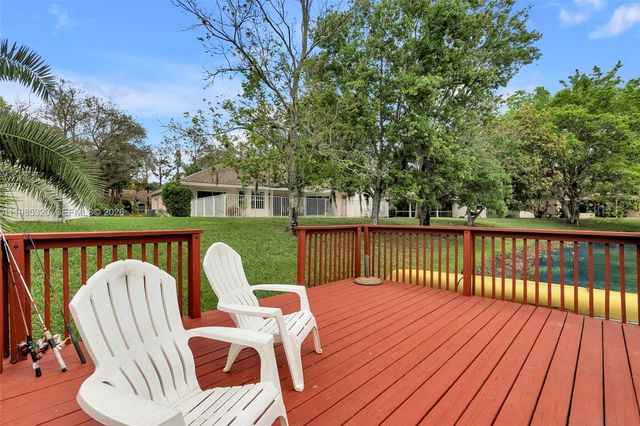 4927 NW 67th Avenue, Lauderhill, FL 33319