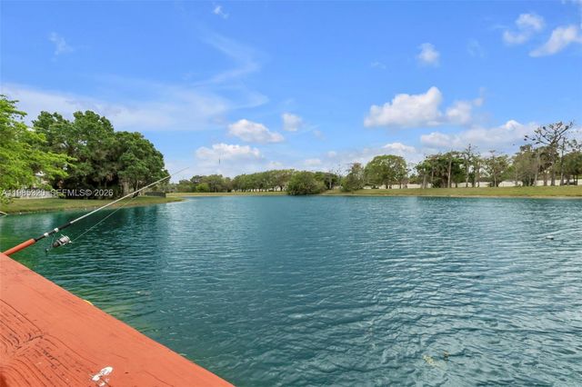 4927 NW 67th Avenue, Lauderhill, FL 33319
