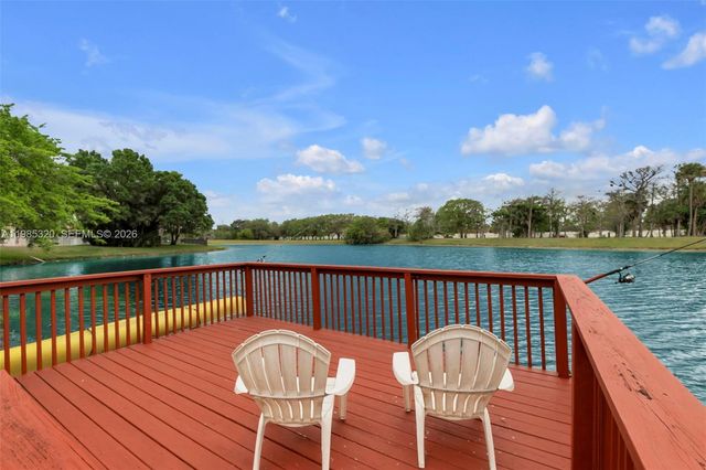4927 NW 67th Avenue, Lauderhill, FL 33319