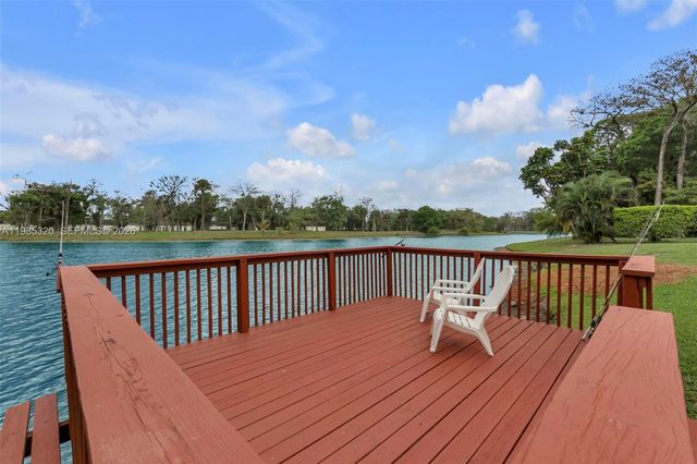 4927 NW 67th Avenue, Lauderhill, FL 33319