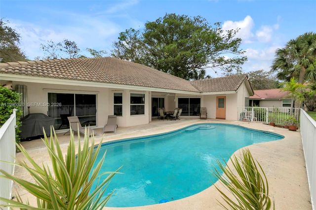 4927 NW 67th Avenue, Lauderhill, FL 33319