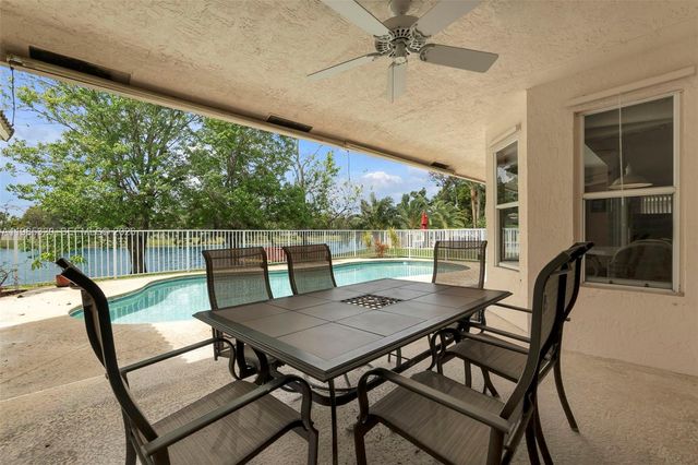 4927 NW 67th Avenue, Lauderhill, FL 33319