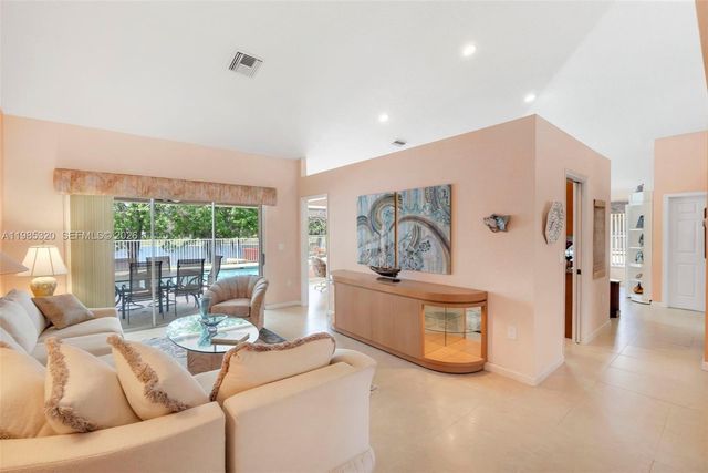 4927 NW 67th Avenue, Lauderhill, FL 33319