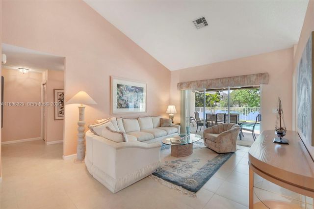 4927 NW 67th Avenue, Lauderhill, FL 33319