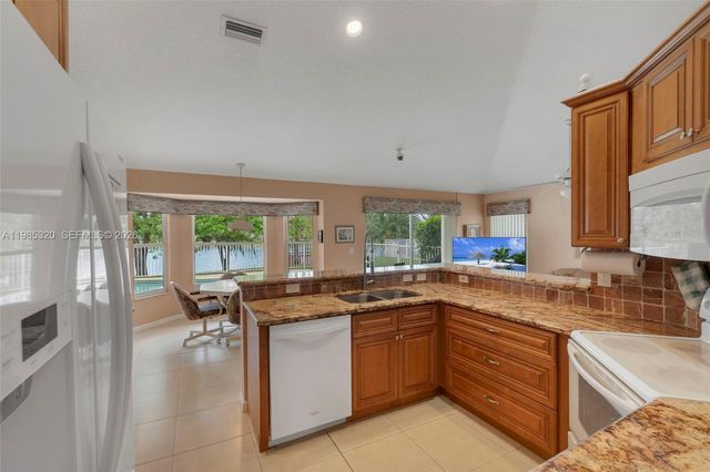 4927 NW 67th Avenue, Lauderhill, FL 33319