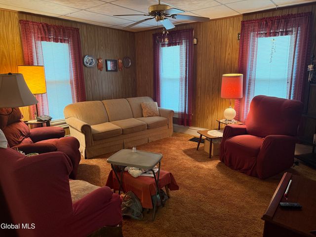94 West Street, Gloversville, NY 12078