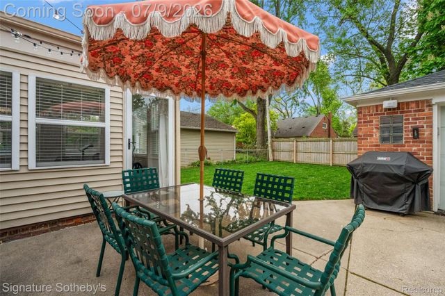 13347 Nadine Avenue, Huntington Woods, MI 48070