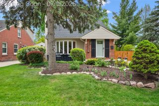 13347 Nadine Avenue, Huntington Woods, MI 48070