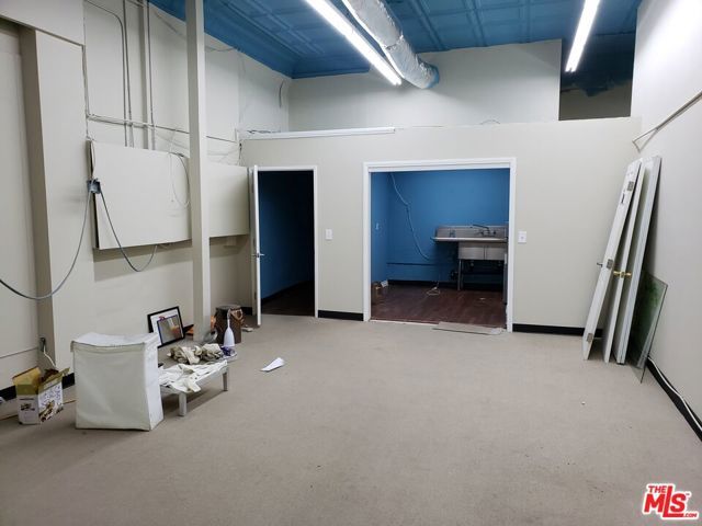 4015 W Olympic Boulevard, Los Angeles, CA 90019