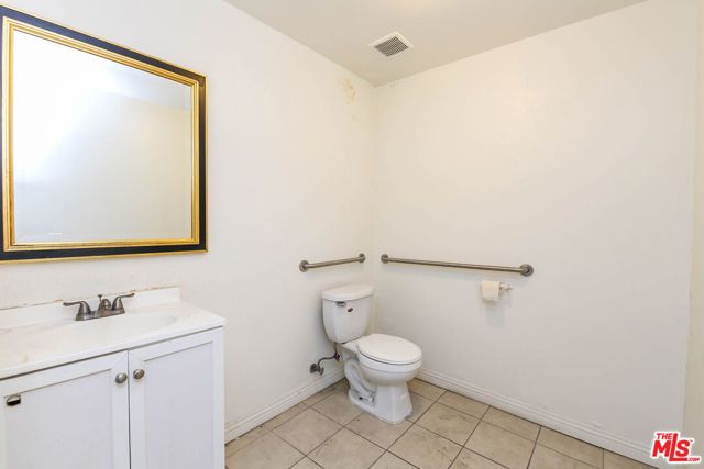 4015 W Olympic Boulevard, Los Angeles, CA 90019