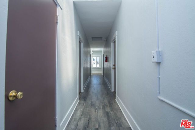 4015 W Olympic Boulevard, Los Angeles, CA 90019