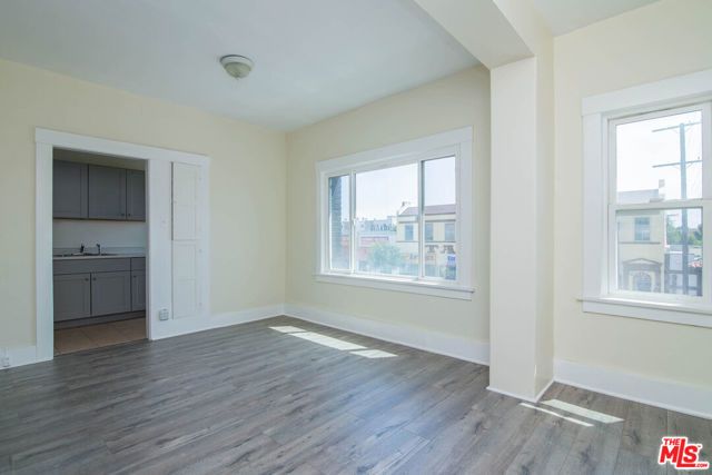 4015 W Olympic Boulevard, Los Angeles, CA 90019