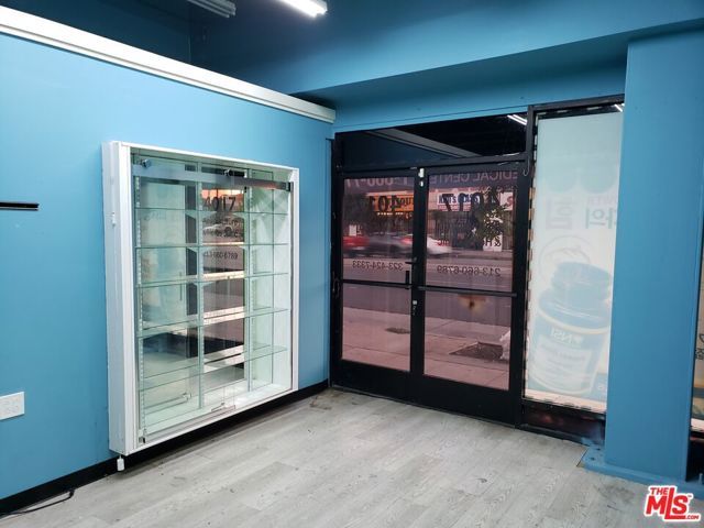 4015 W Olympic Boulevard, Los Angeles, CA 90019