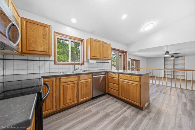 1107 E Chantel Dr, Spokane, WA 99218