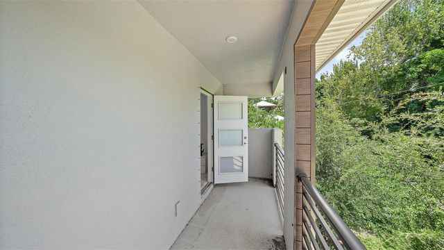 2587 TEMPLE STREET, Sarasota, FL 34239