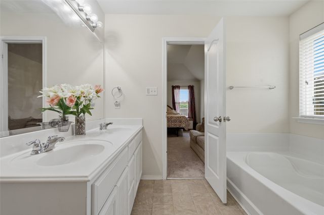 1516 Baslow Lane, Burleson, TX 76028
