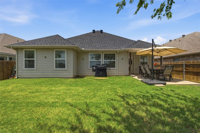 1516 Baslow Lane, Burleson, TX 76028