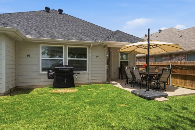 1516 Baslow Lane, Burleson, TX 76028