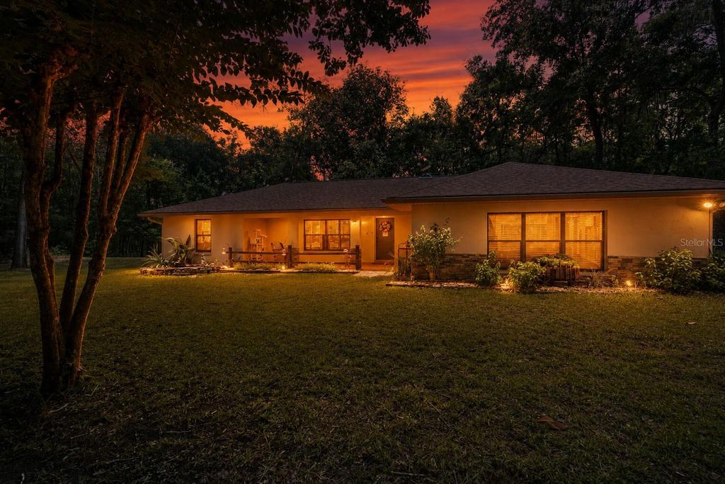 Image 2 of property listing at 18451 NW 141ST AVENUE, Williston, FL 32696