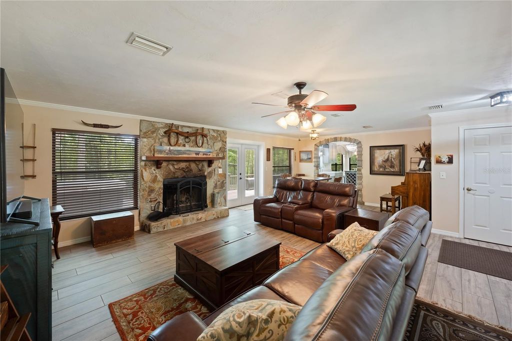 Image 12 of property listing at 18451 NW 141ST AVENUE, Williston, FL 32696