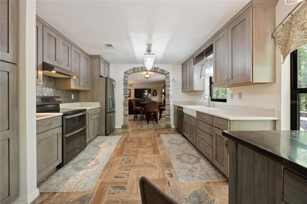 Image 14 of property listing at 18451 NW 141ST AVENUE, Williston, FL 32696