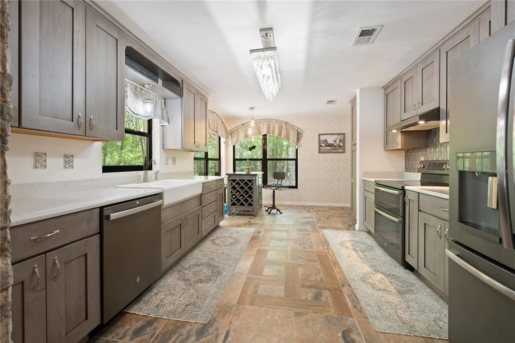 Image 15 of property listing at 18451 NW 141ST AVENUE, Williston, FL 32696