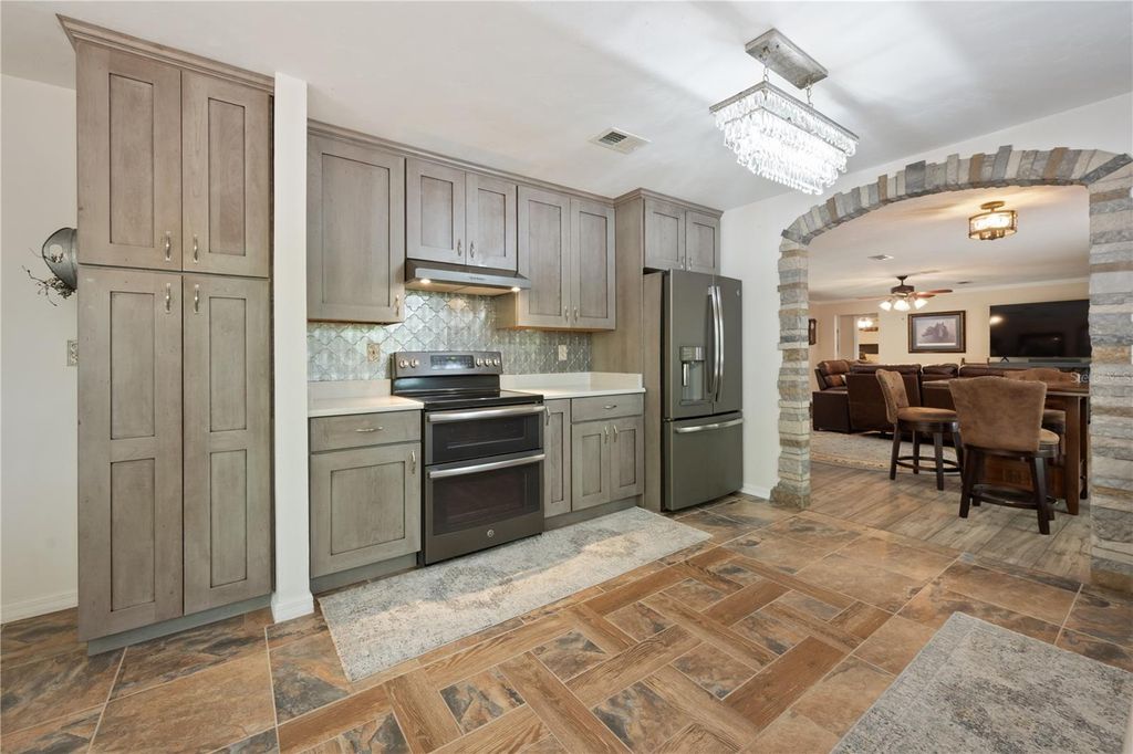 Image 16 of property listing at 18451 NW 141ST AVENUE, Williston, FL 32696