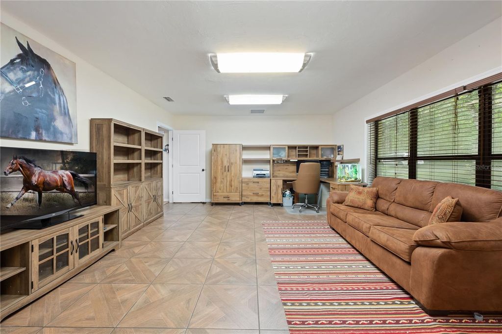 Image 18 of property listing at 18451 NW 141ST AVENUE, Williston, FL 32696