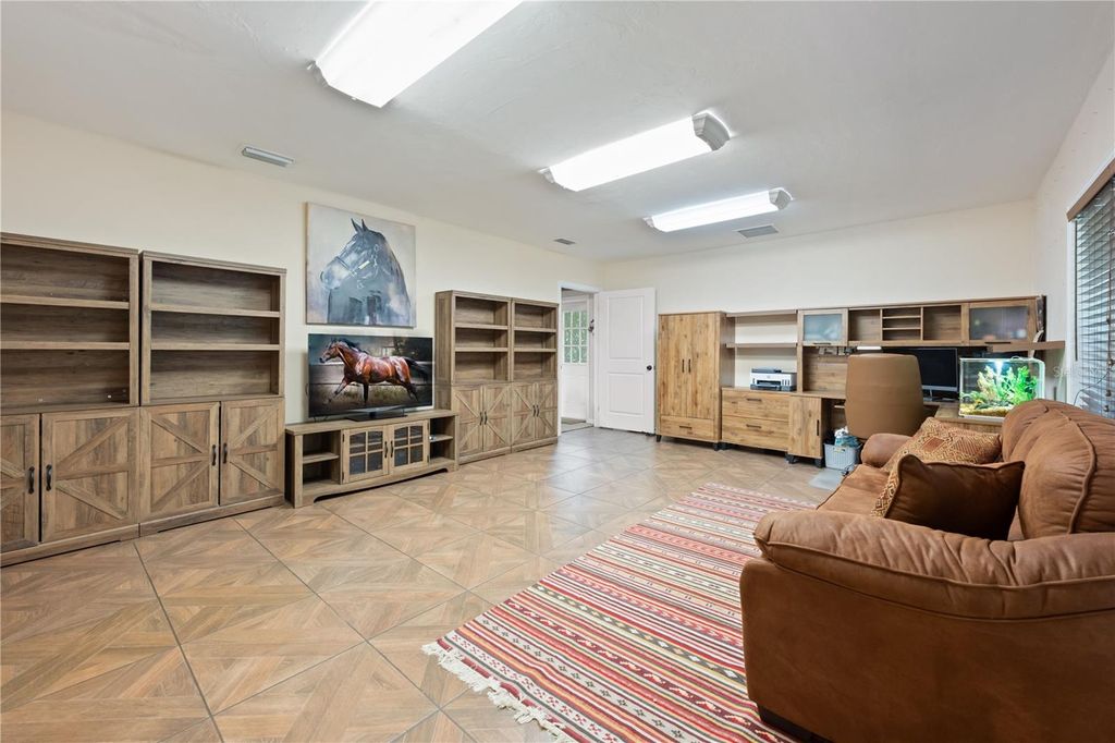 Image 19 of property listing at 18451 NW 141ST AVENUE, Williston, FL 32696